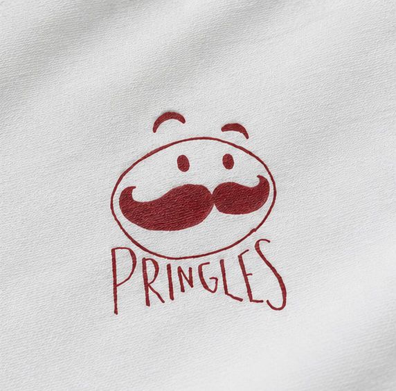 Oversize Beyaz Tişört Pringles Tasarım